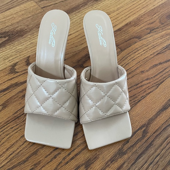 New without tags square toe heeled sandals. - Picture 2 of 9